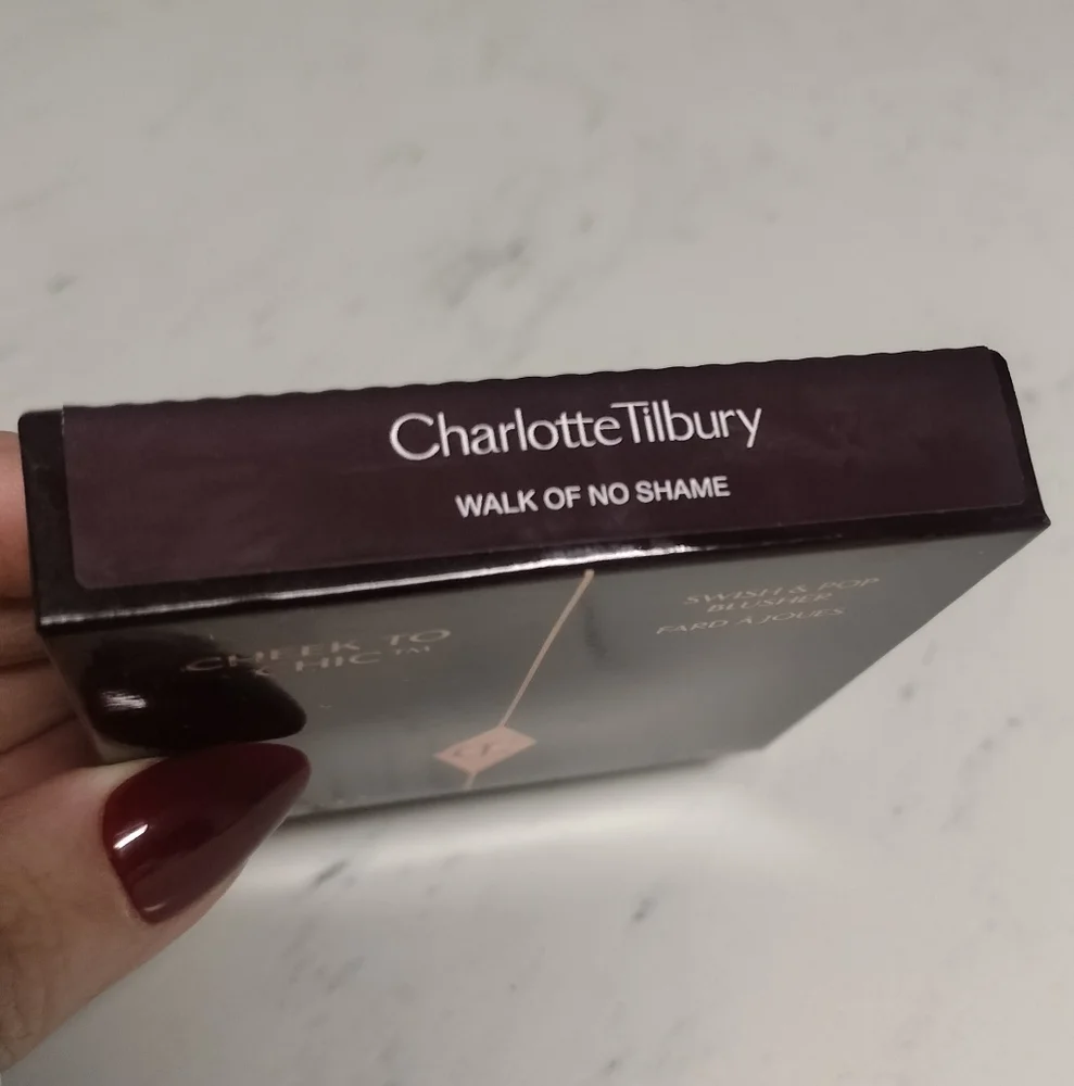 Charlotte Tilbury Cheek to Chic Blusher – “Walk of No Shame” Blush NIB